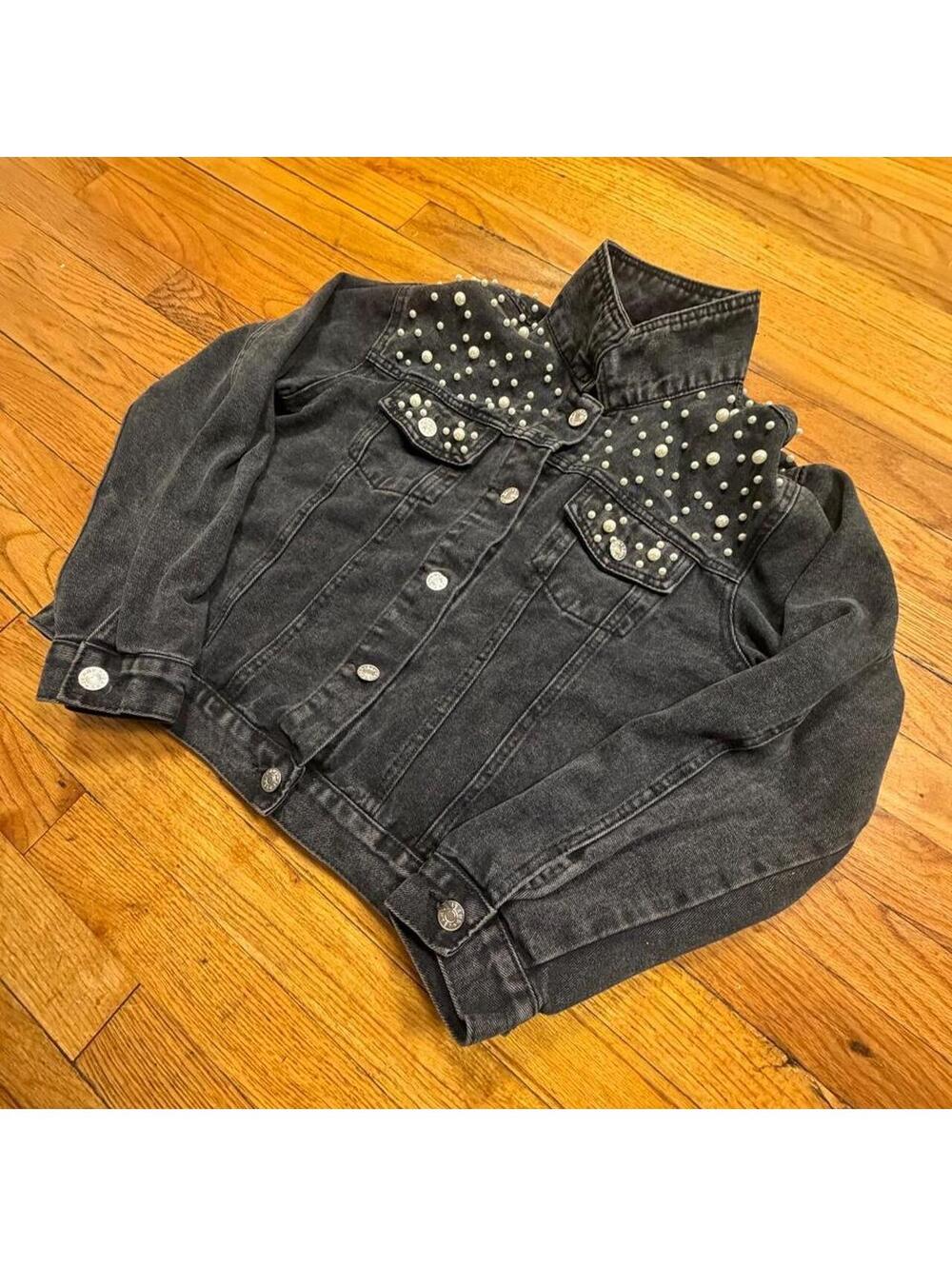 Women's Black and Grey Jacket